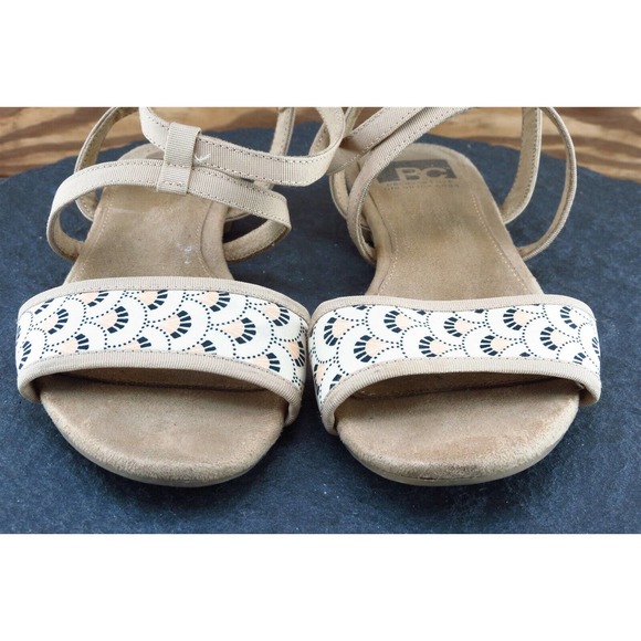 BC Footwear Sz 7 M Brown Ankle Strap Fabric Women Sandals - Picture 2 of 7